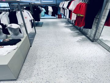 廈門(mén)阿迪達(dá)斯BC店